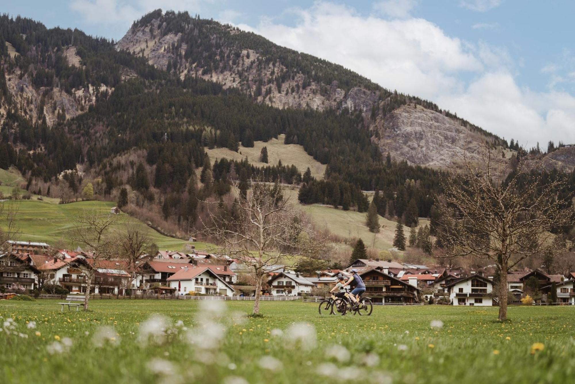 Hotel-Gasthof Der Wiesengrund Бад Хинделанг Екстериор снимка